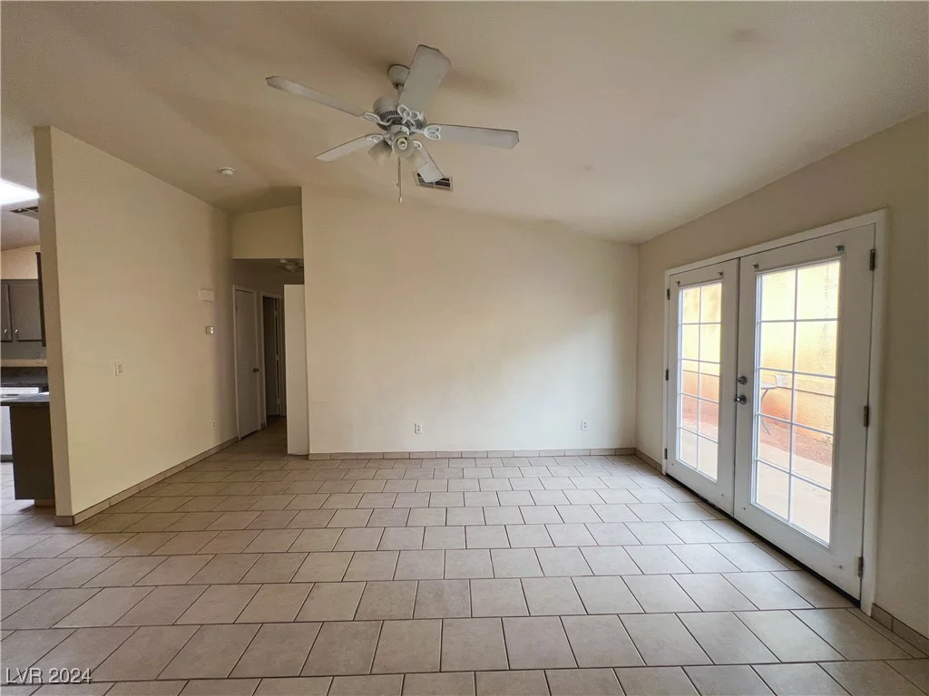 2424 Shady Hill, Las Vegas, NV 89106