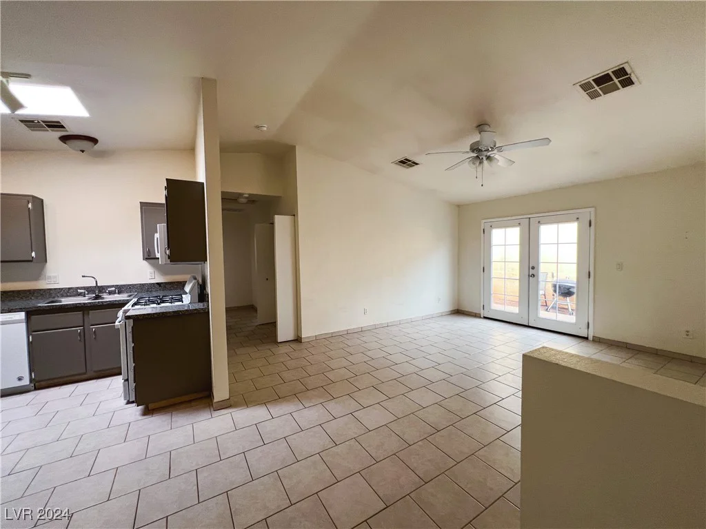 2424 Shady Hill, Las Vegas, NV 89106