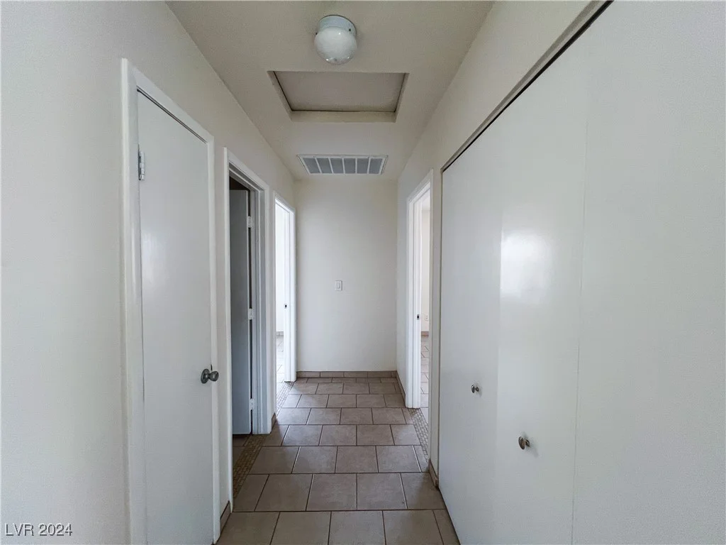 2424 Shady Hill, Las Vegas, NV 89106