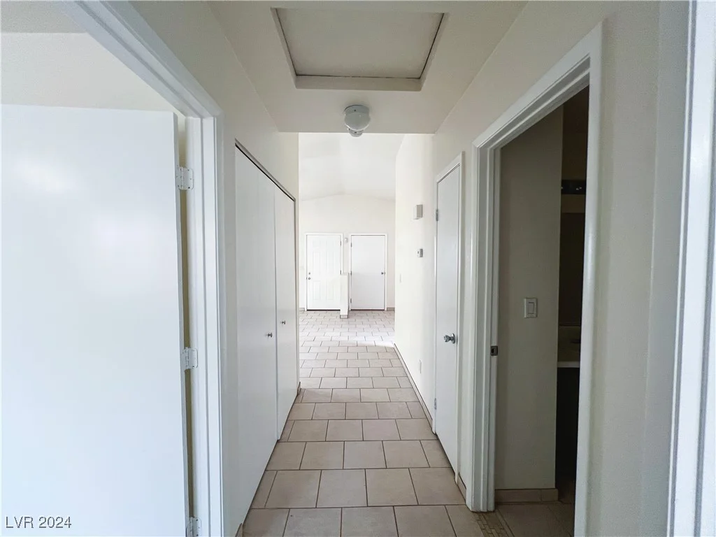 2424 Shady Hill, Las Vegas, NV 89106