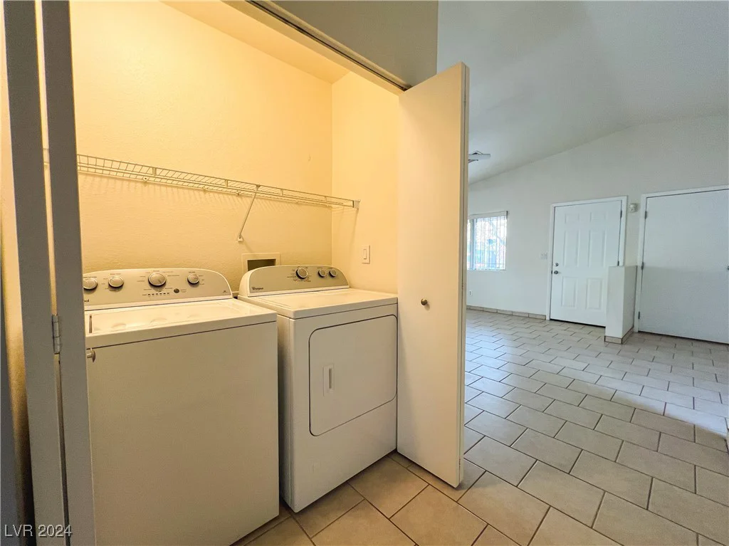2424 Shady Hill, Las Vegas, NV 89106