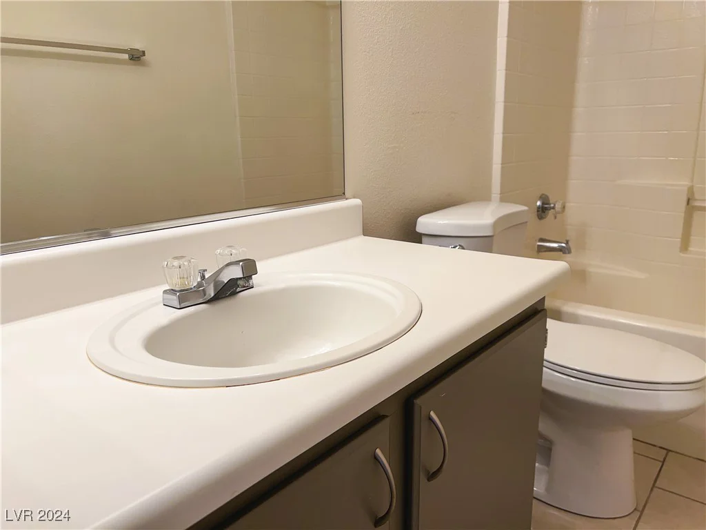 2424 Shady Hill, Las Vegas, NV 89106