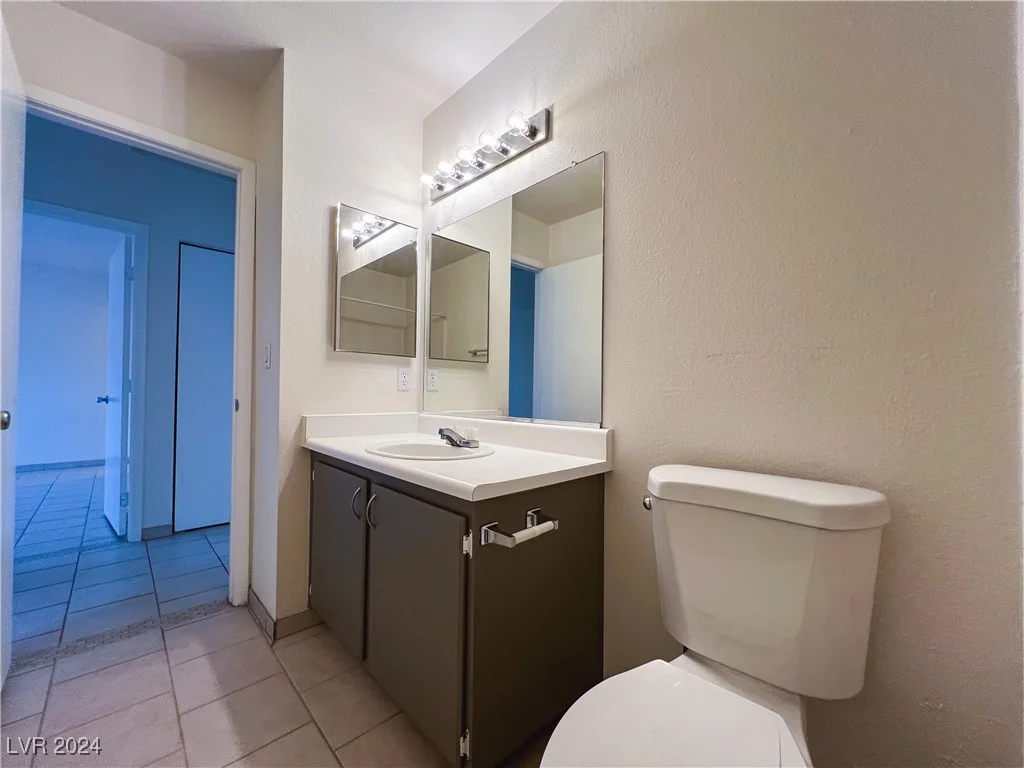 2424 Shady Hill, Las Vegas, NV 89106