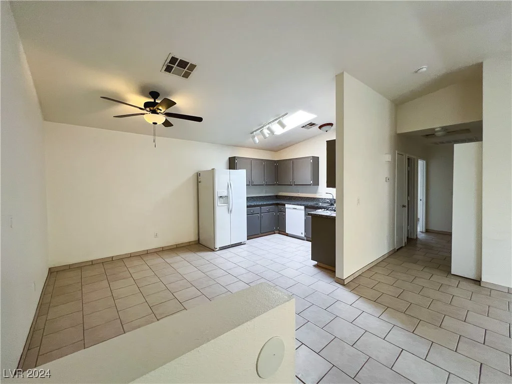 2424 Shady Hill, Las Vegas, NV 89106