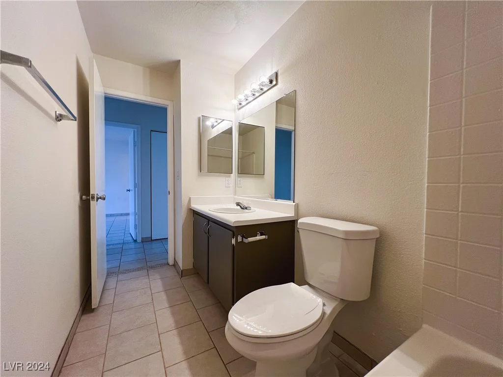 2424 Shady Hill, Las Vegas, NV 89106