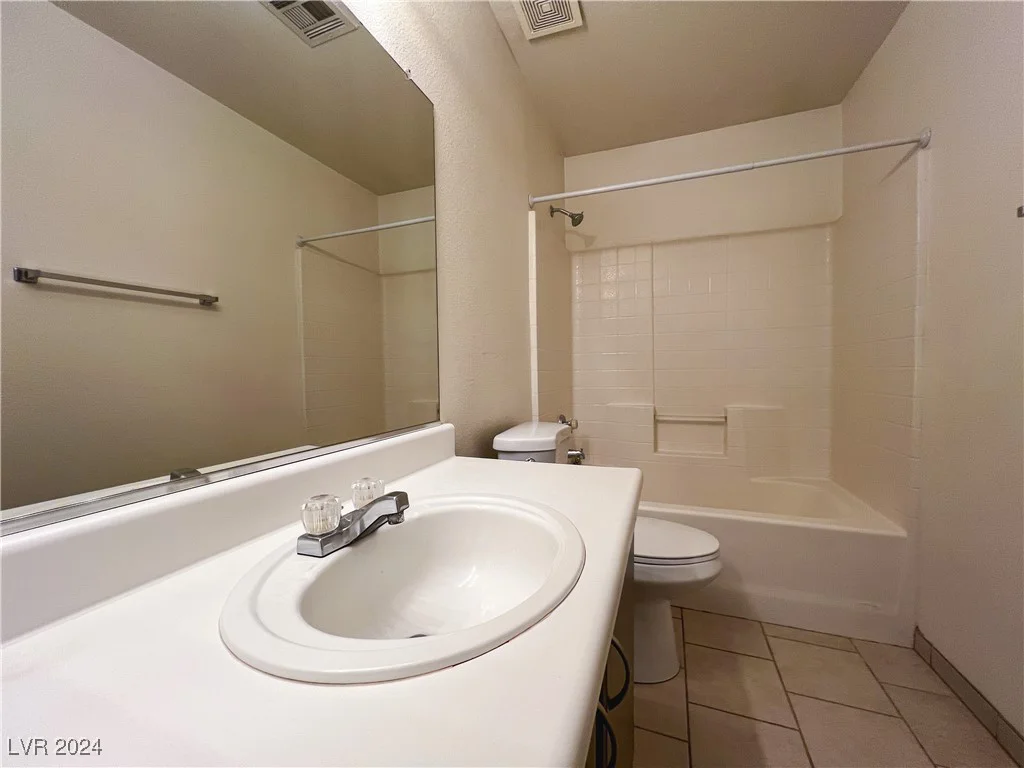 2424 Shady Hill, Las Vegas, NV 89106