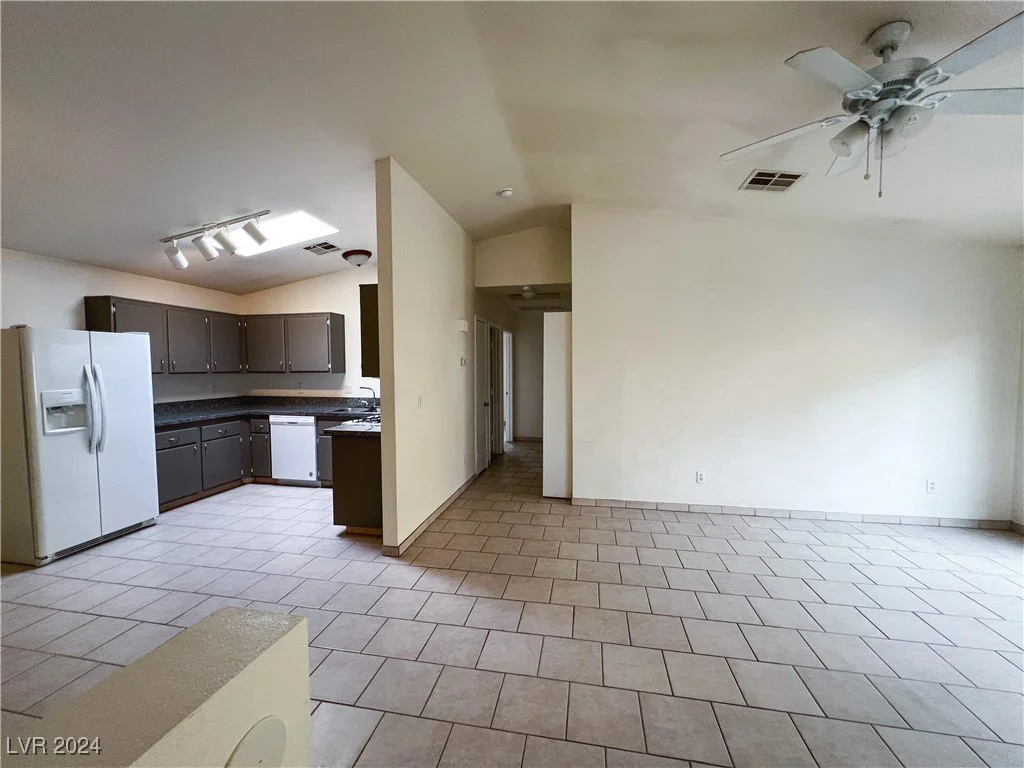 2424 Shady Hill, Las Vegas, NV 89106