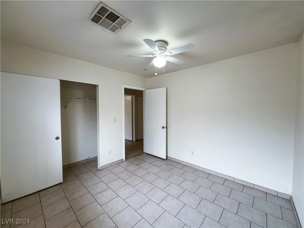 2424 Shady Hill, Las Vegas, NV 89106