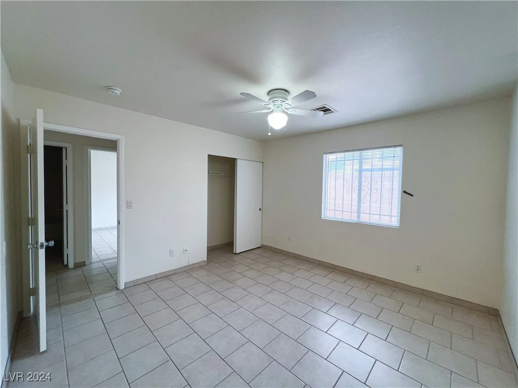 2424 Shady Hill, Las Vegas, NV 89106