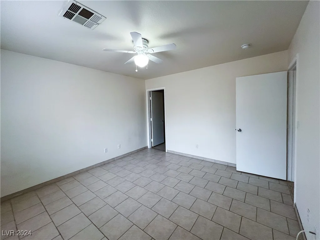 2424 Shady Hill, Las Vegas, NV 89106