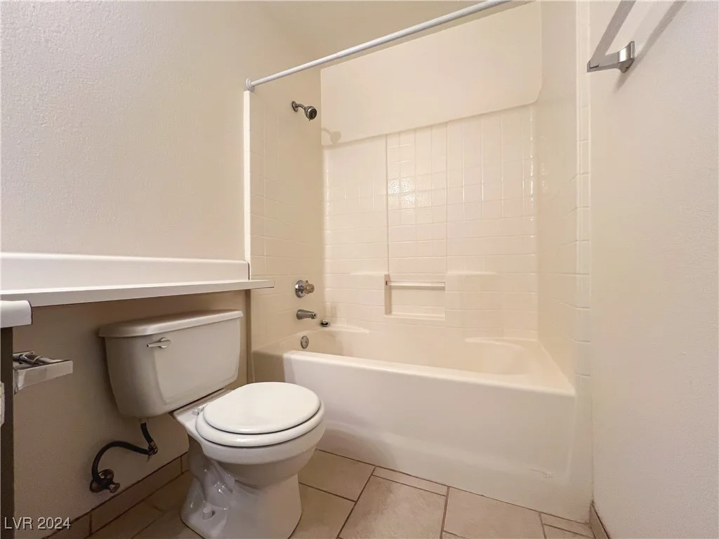 2424 Shady Hill, Las Vegas, NV 89106