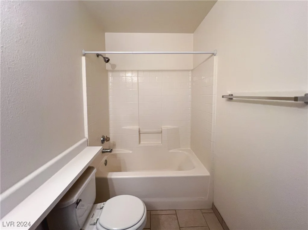 2424 Shady Hill, Las Vegas, NV 89106