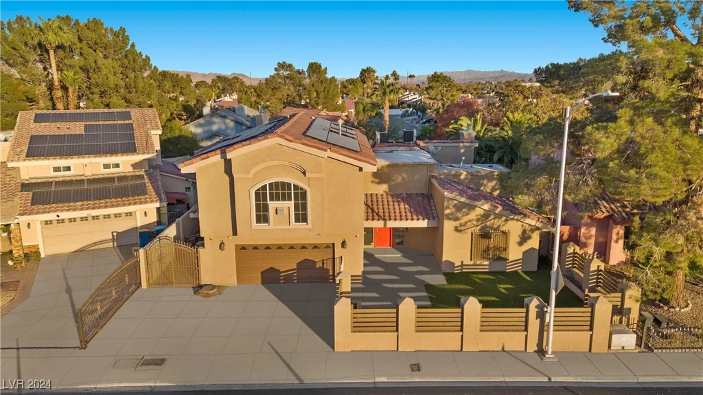 3742 McLeod, Las Vegas, NV 89121
