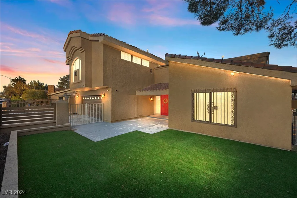 3742 McLeod, Las Vegas, NV 89121