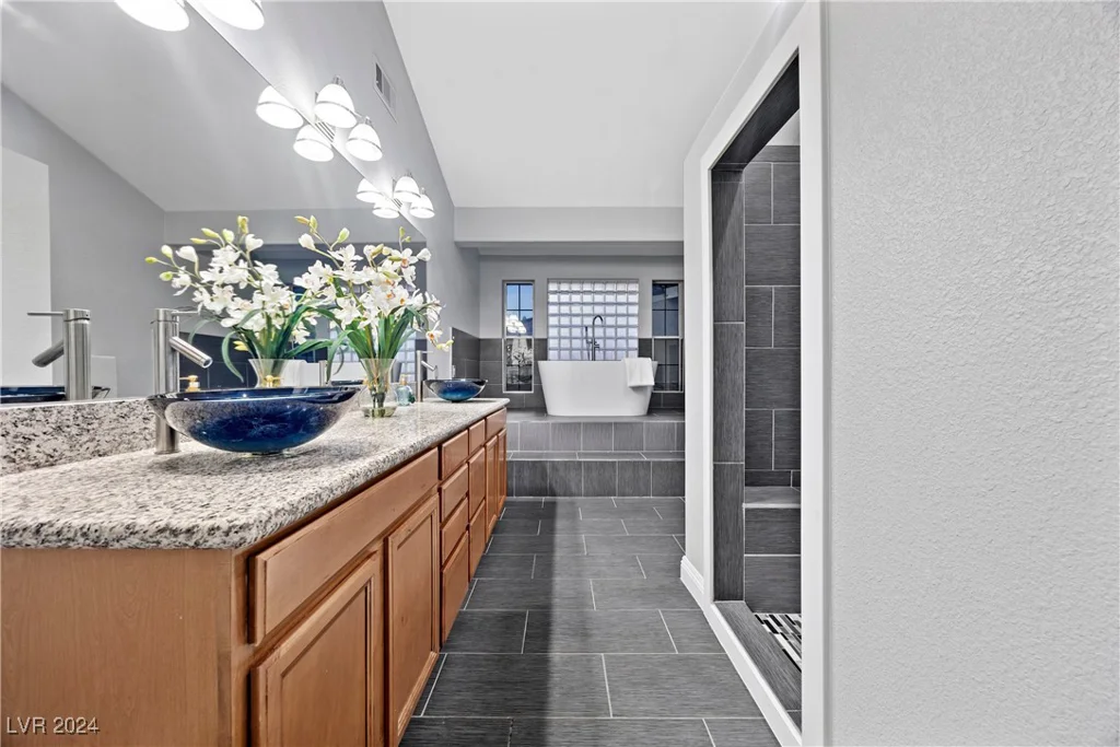 3742 McLeod, Las Vegas, NV 89121