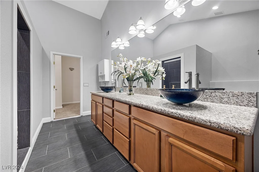 3742 McLeod, Las Vegas, NV 89121