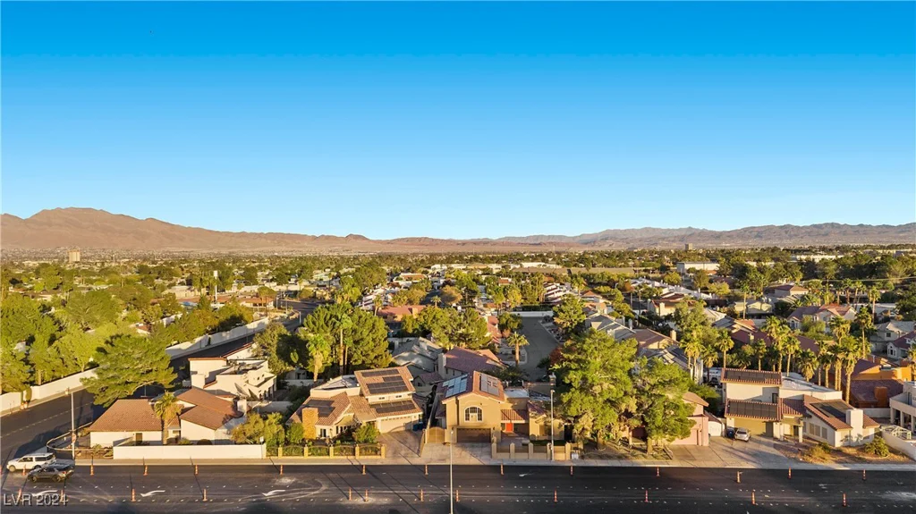 3742 McLeod, Las Vegas, NV 89121