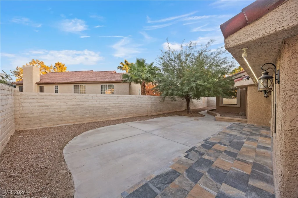 3742 McLeod, Las Vegas, NV 89121