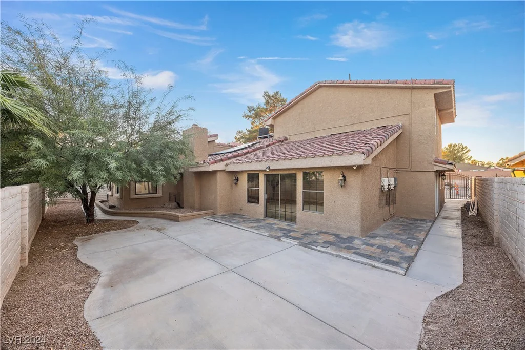 3742 McLeod, Las Vegas, NV 89121