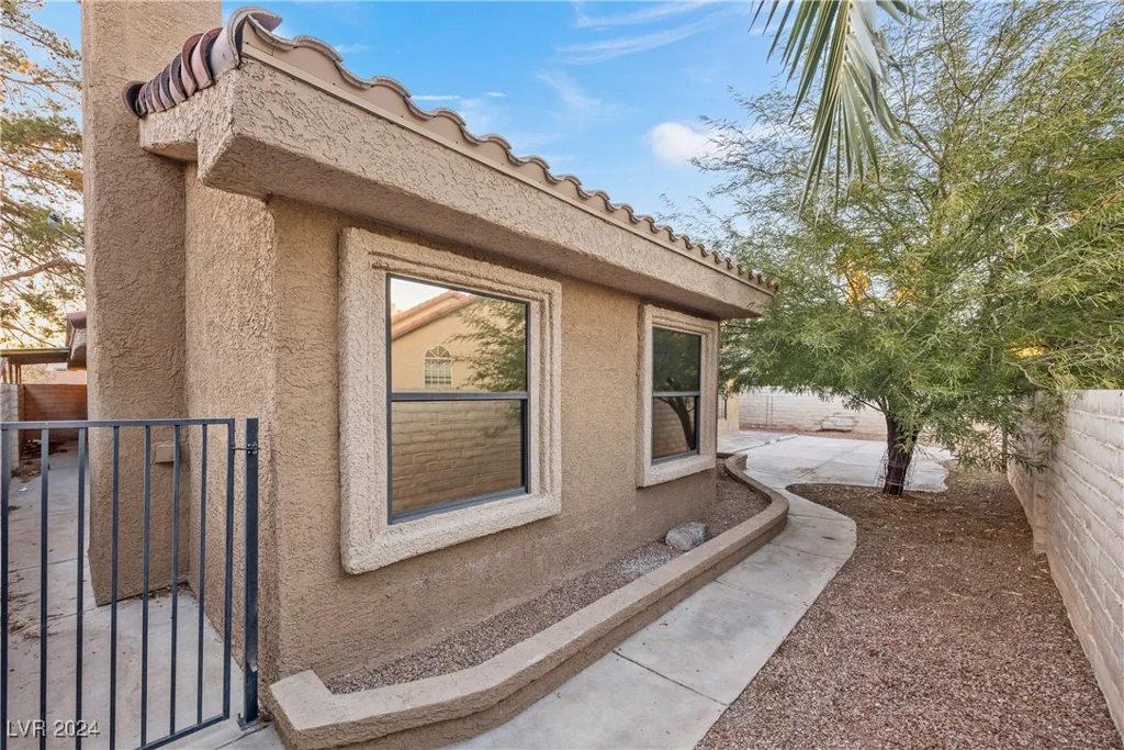 3742 McLeod, Las Vegas, NV 89121