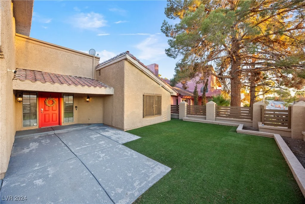 3742 McLeod, Las Vegas, NV 89121
