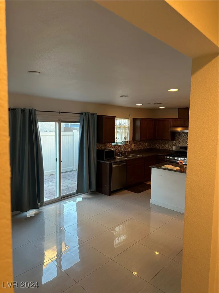 3626 Via Del Robles, Las Vegas, NV 89115