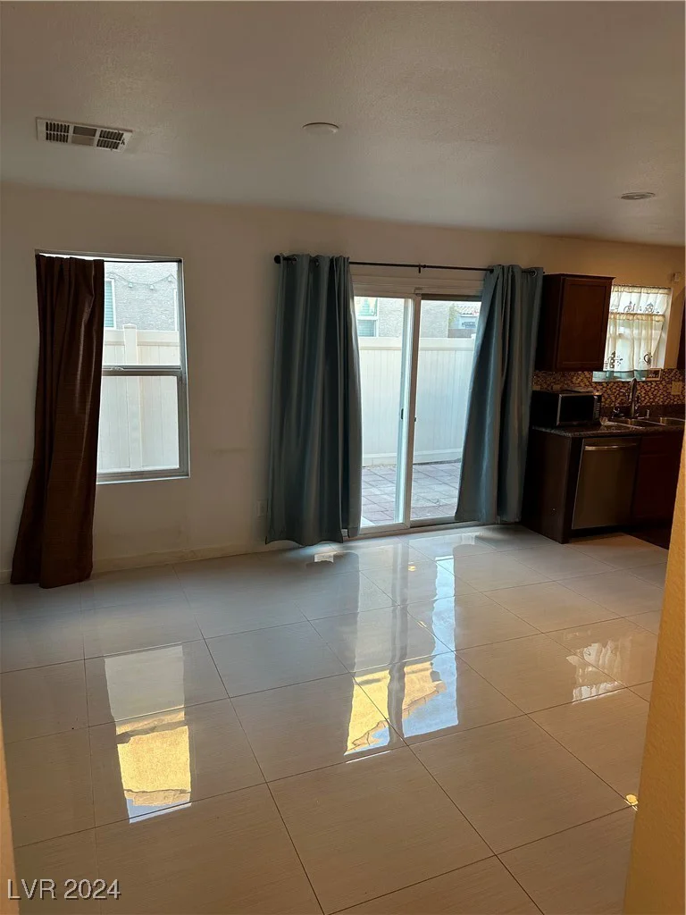 3626 Via Del Robles, Las Vegas, NV 89115