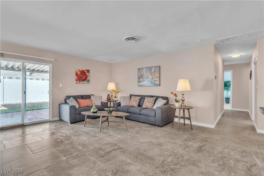 5280 Vicksburg, Las Vegas, NV 89122