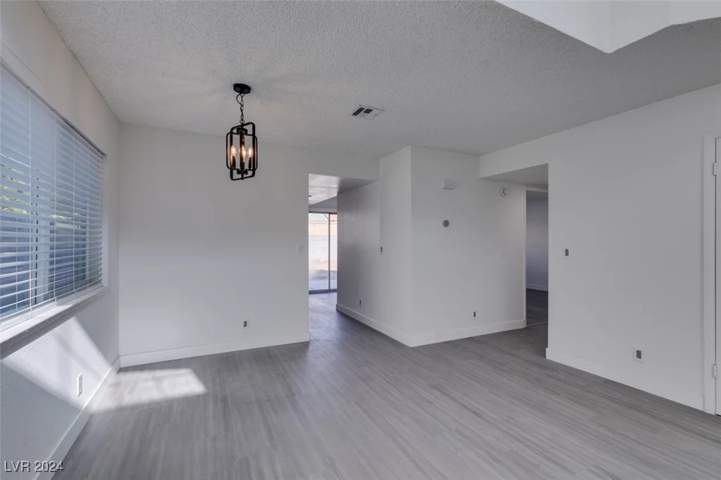 5814 Goodsprings, Las Vegas, NV 89110