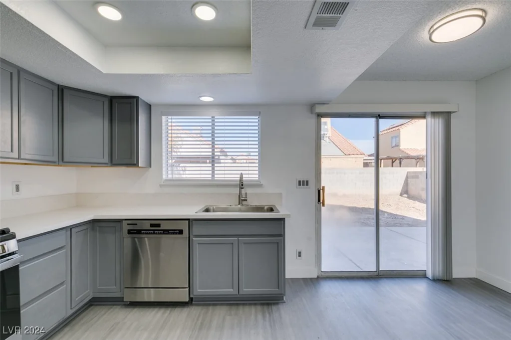 5814 Goodsprings, Las Vegas, NV 89110