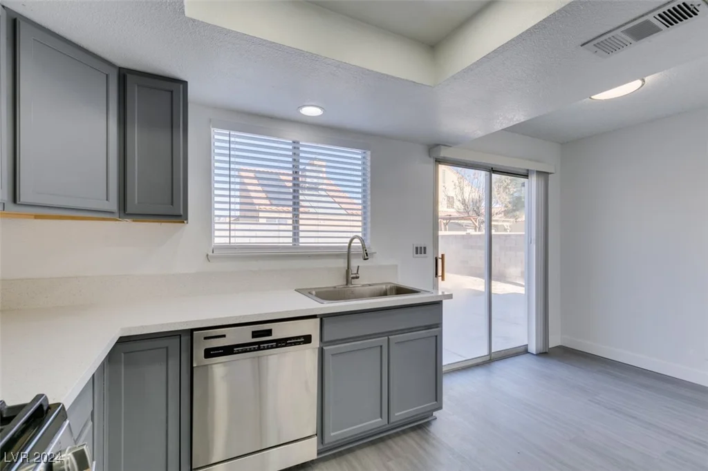 5814 Goodsprings, Las Vegas, NV 89110