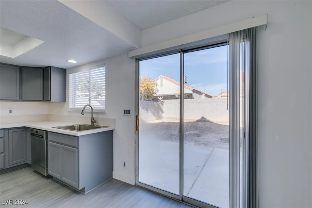 5814 Goodsprings, Las Vegas, NV 89110