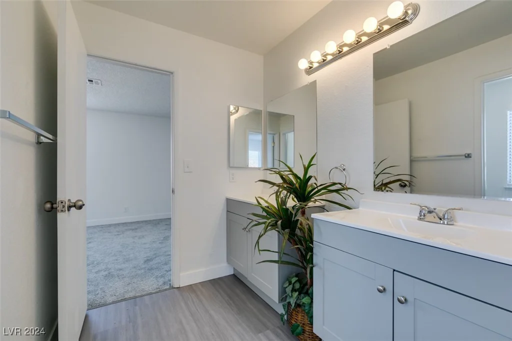 5814 Goodsprings, Las Vegas, NV 89110