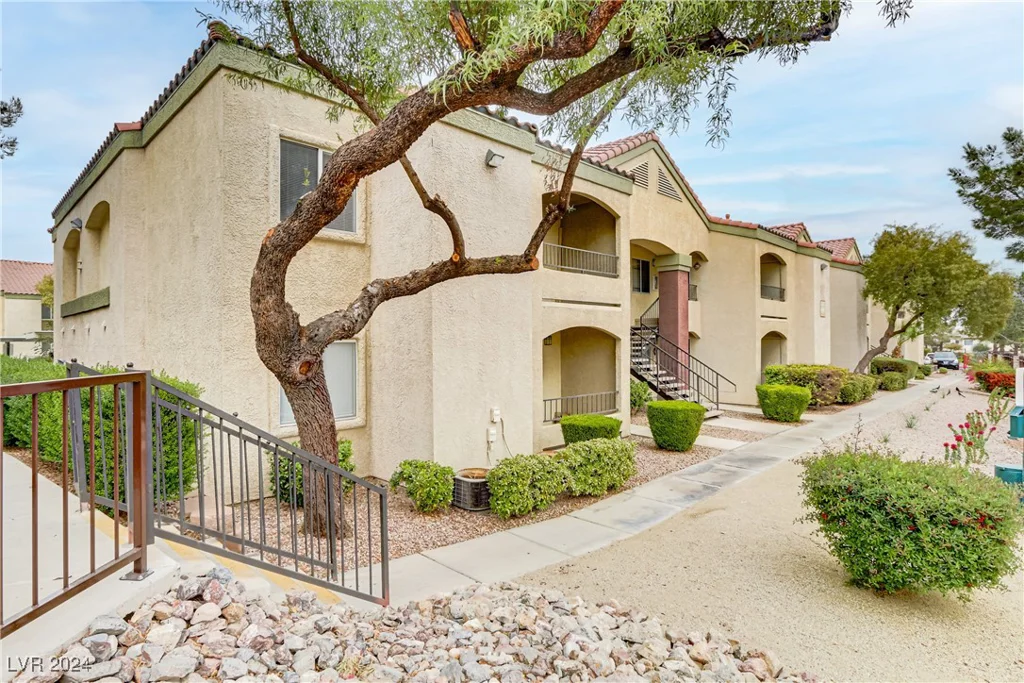 7885 Flamingo, Las Vegas, NV 89147