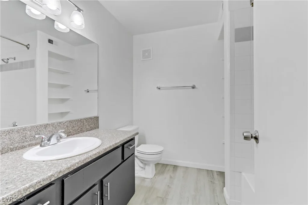 7885 Flamingo, Las Vegas, NV 89147