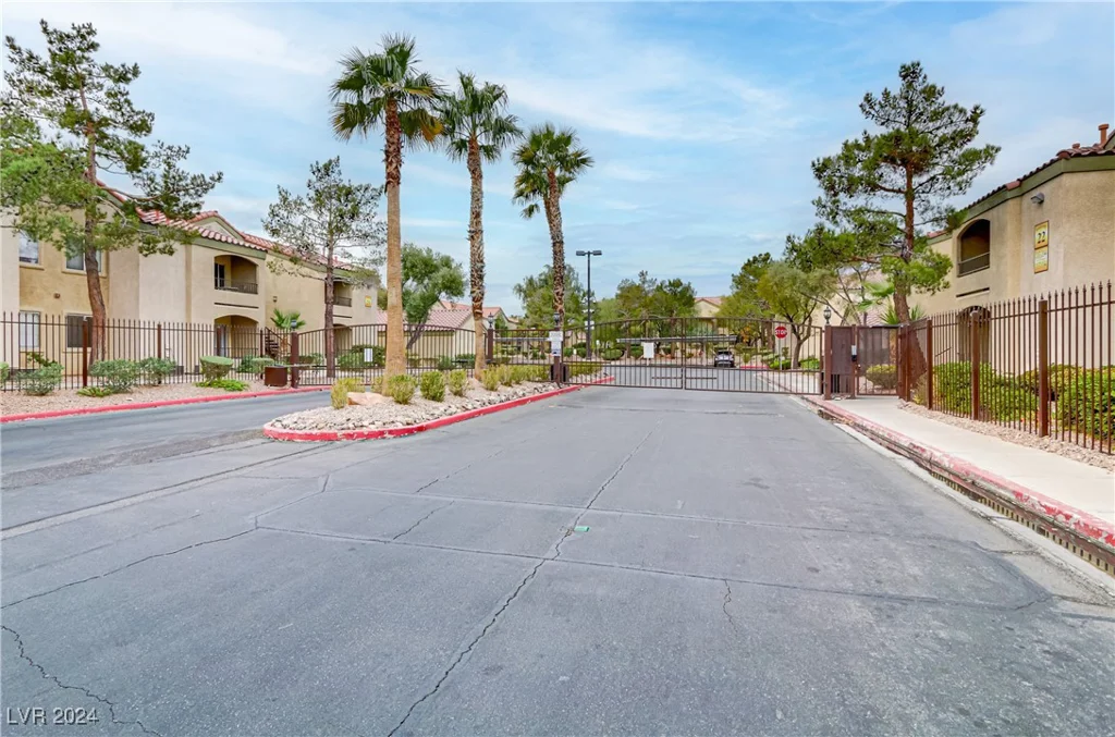 7885 Flamingo, Las Vegas, NV 89147