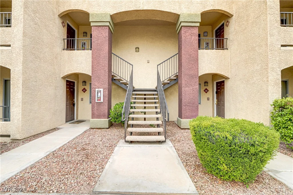 7885 Flamingo, Las Vegas, NV 89147