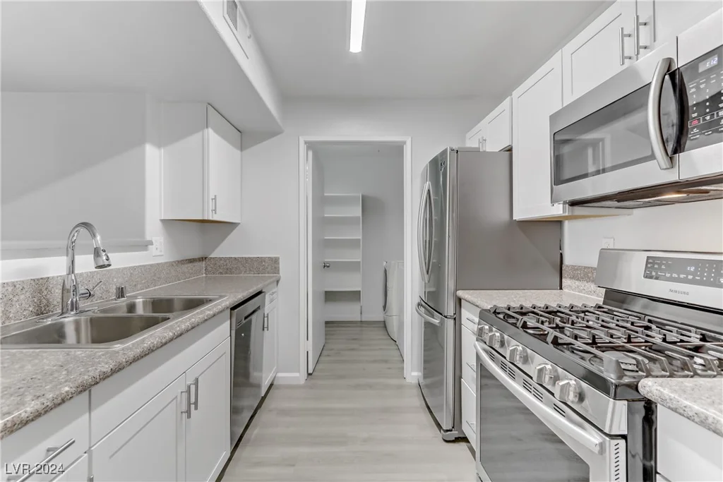 7885 Flamingo, Las Vegas, NV 89147