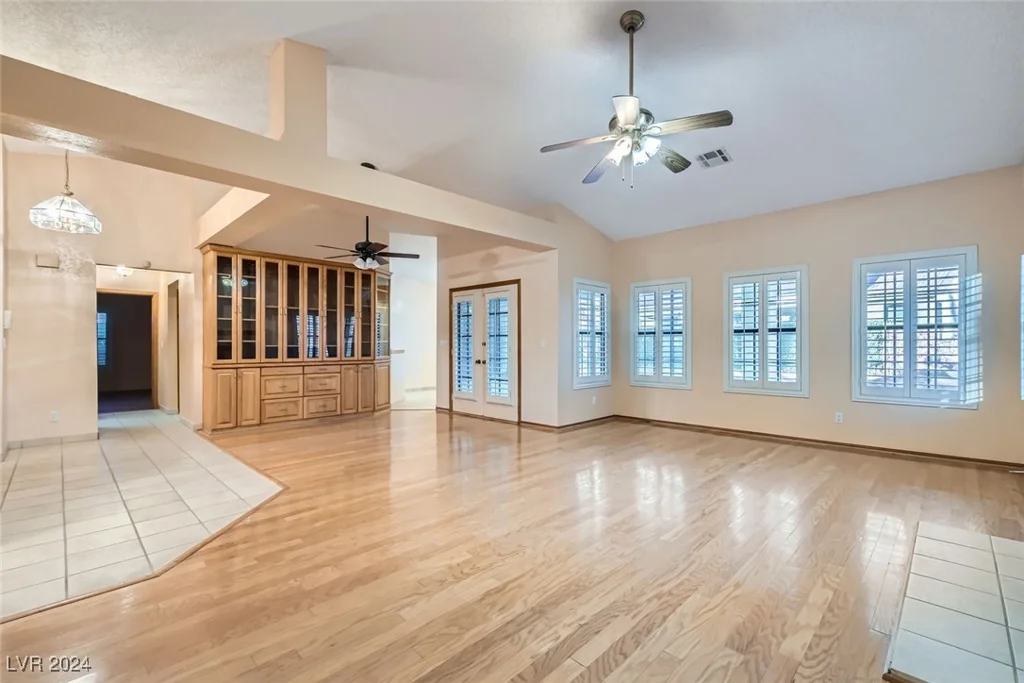 5700 Spicewood, Las Vegas, NV 89130