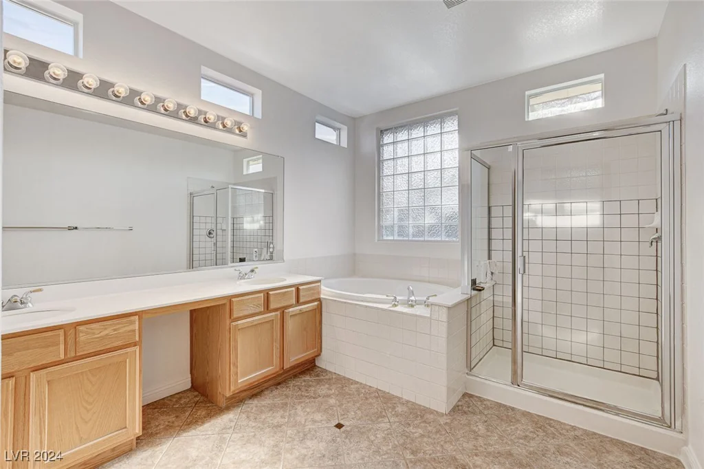 10201 Clark Wooldridge, Las Vegas, NV 89129