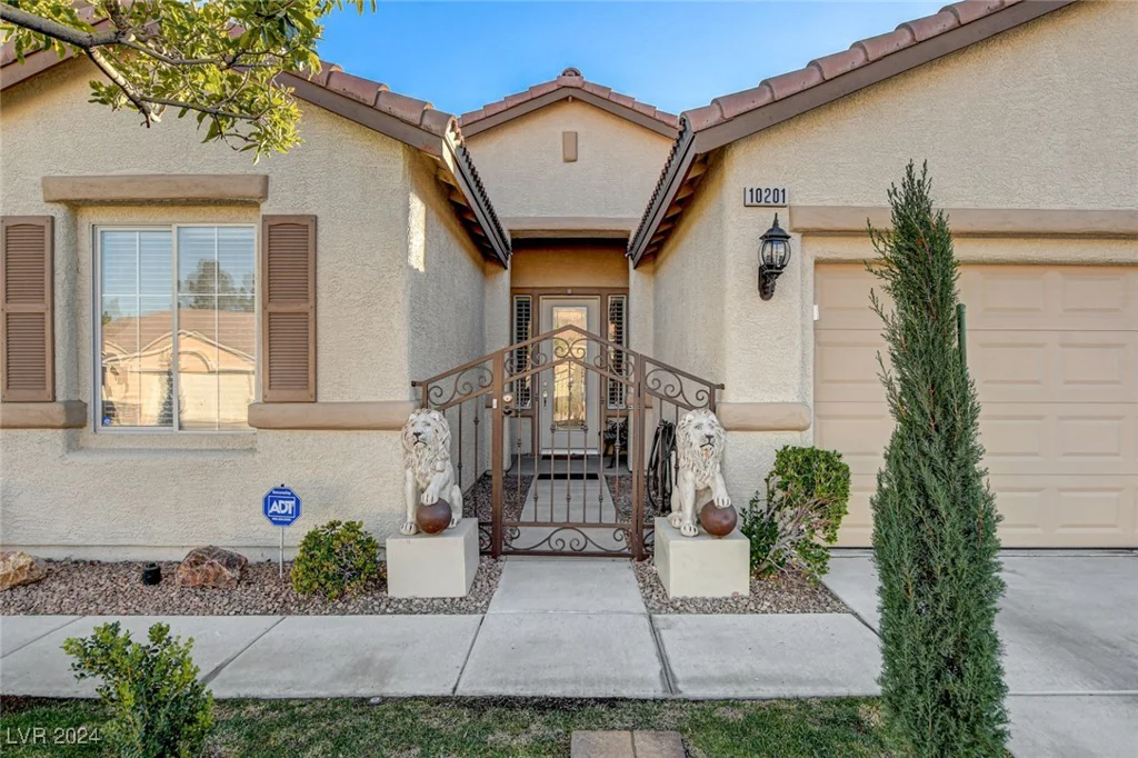 10201 Clark Wooldridge, Las Vegas, NV 89129