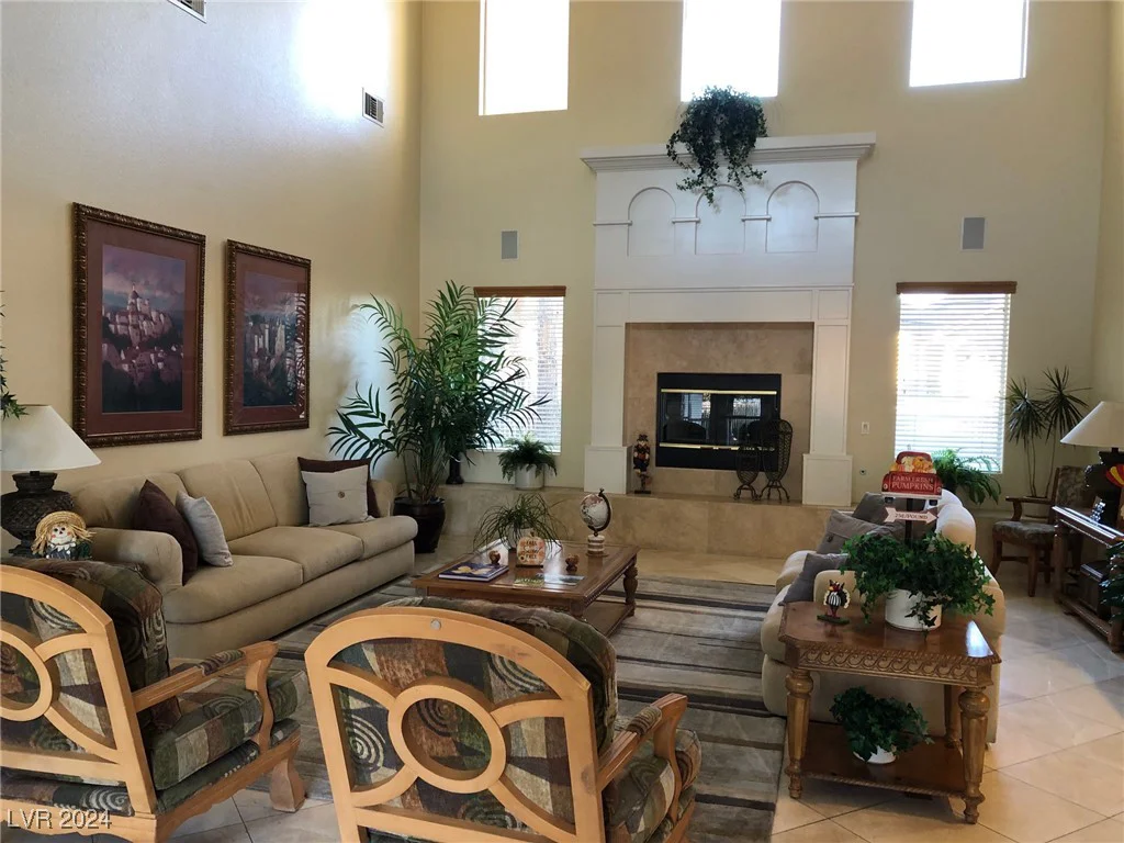 10201 Clark Wooldridge, Las Vegas, NV 89129