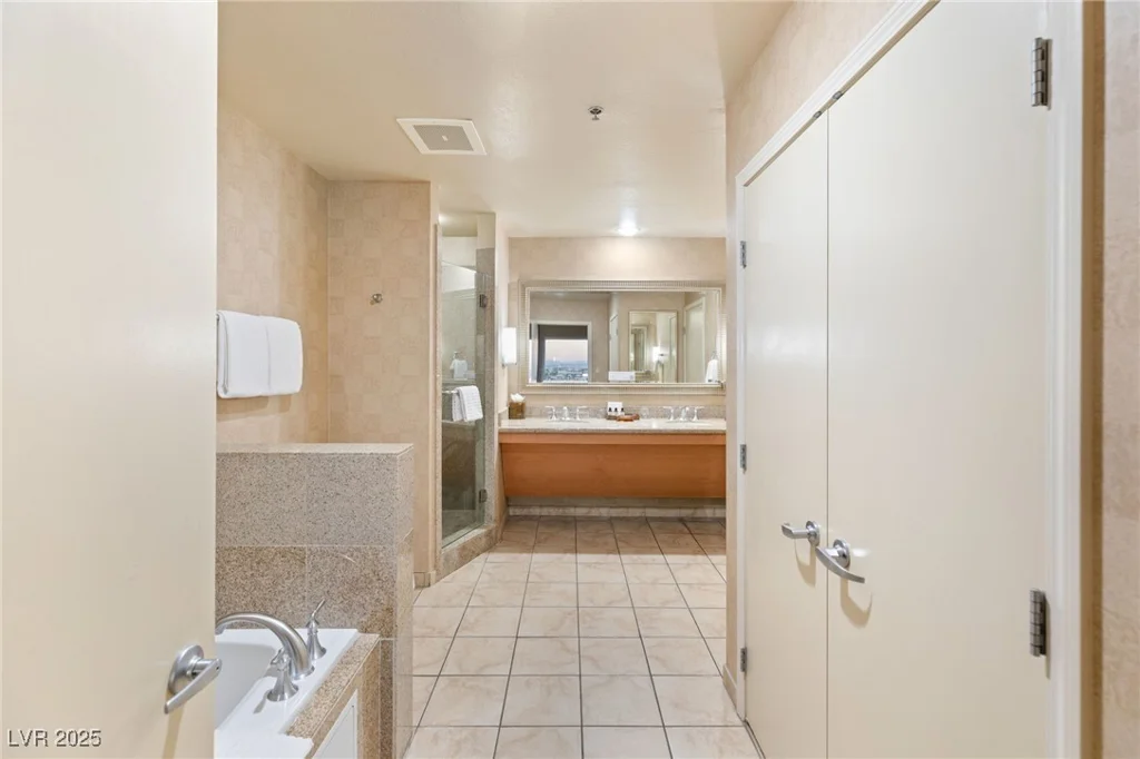 211 Flamingo, Las Vegas, NV 89169