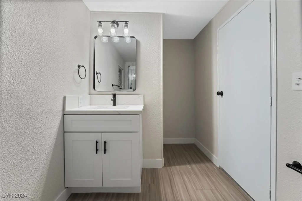 5119 Ridge, Las Vegas, NV 89103