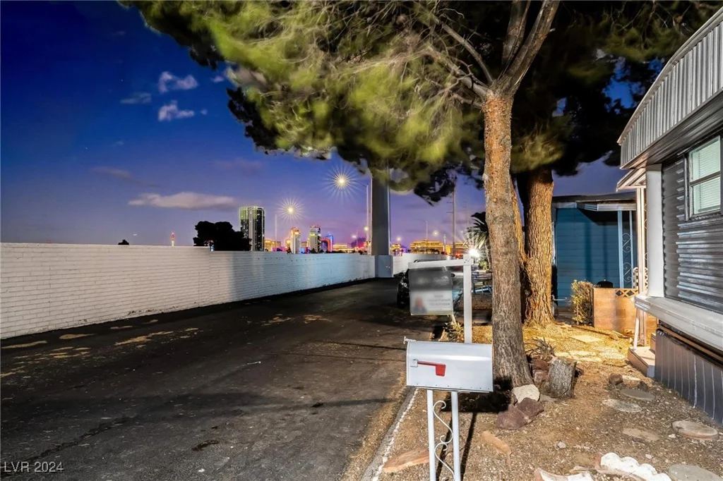 5119 Ridge, Las Vegas, NV 89103