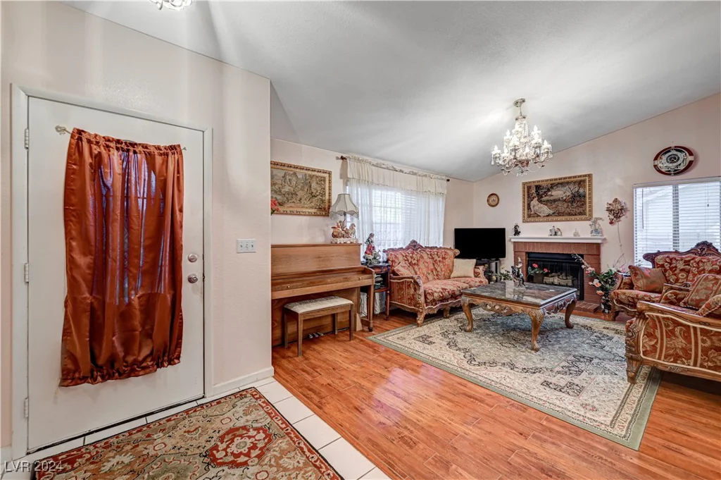 571 Macbrey, Las Vegas, NV 89123