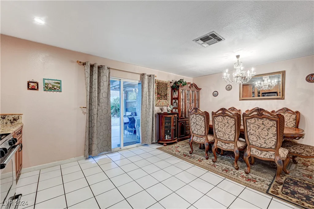 571 Macbrey, Las Vegas, NV 89123