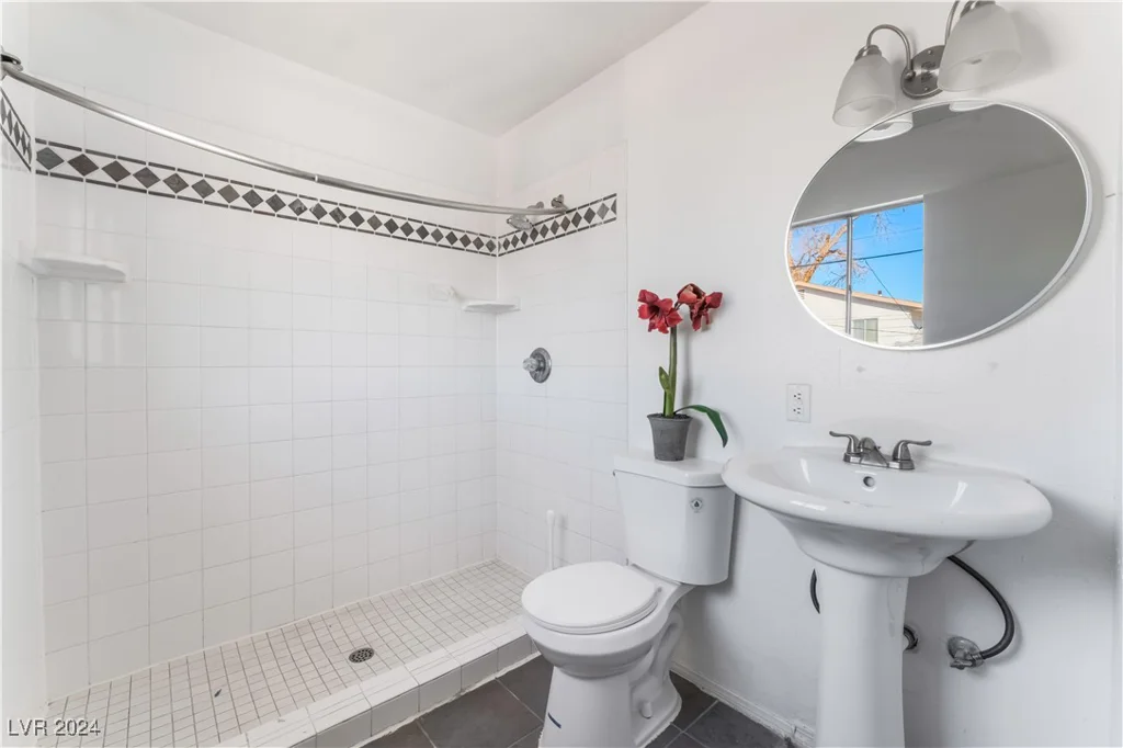 6120 Edgewood, Las Vegas, NV 89107