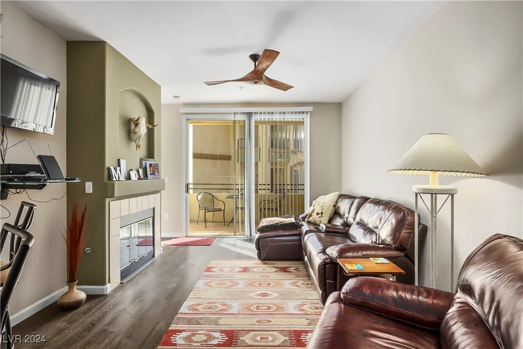 7107 Durango, Las Vegas, NV 89113