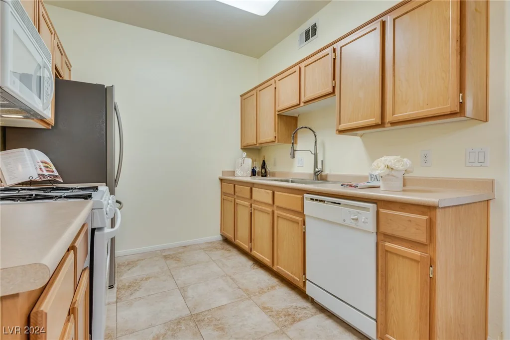 700 Carnegie, Henderson, NV 89052